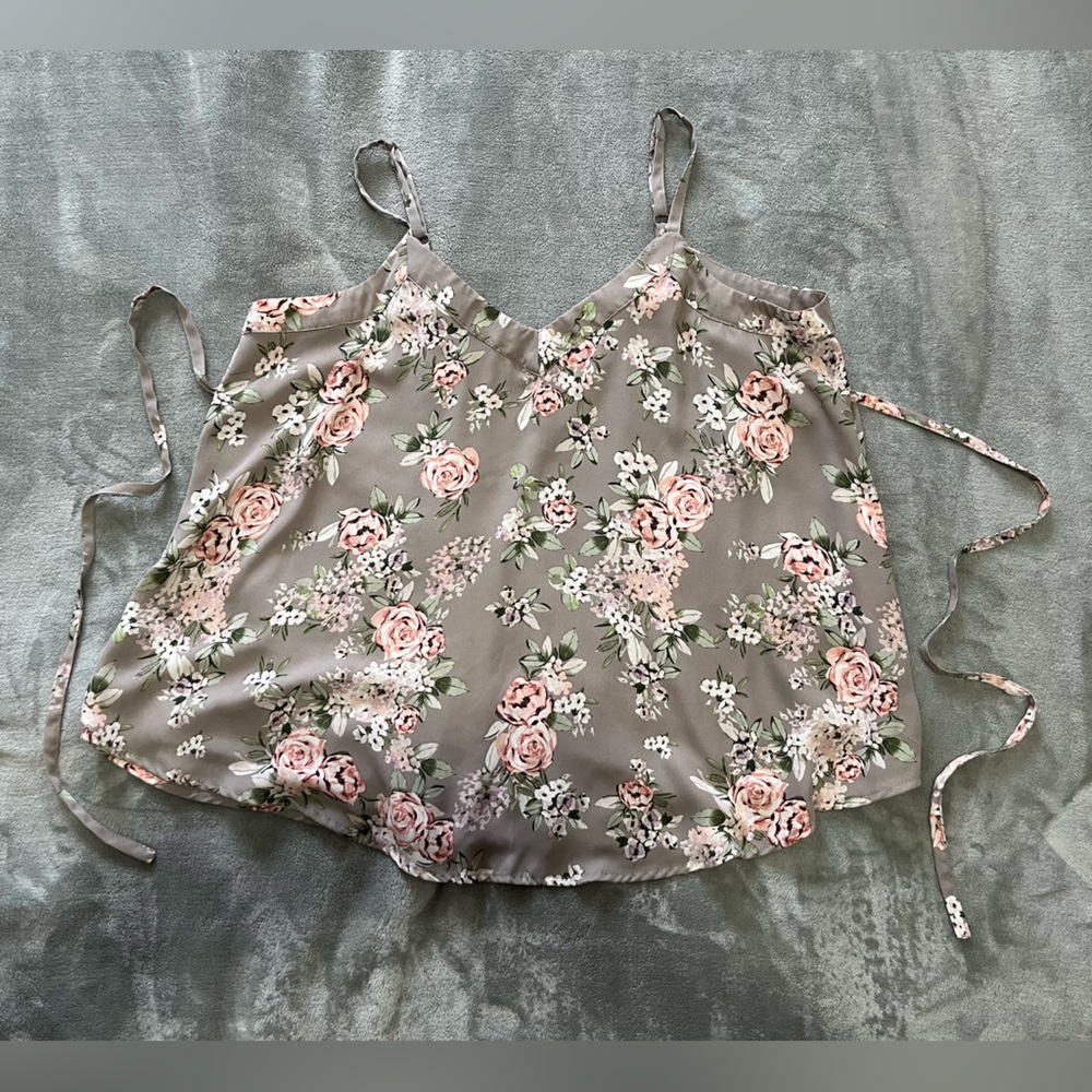 Torrid Thin Strap Gray Floral Blouse - Women’s Plus Size 00 (L)